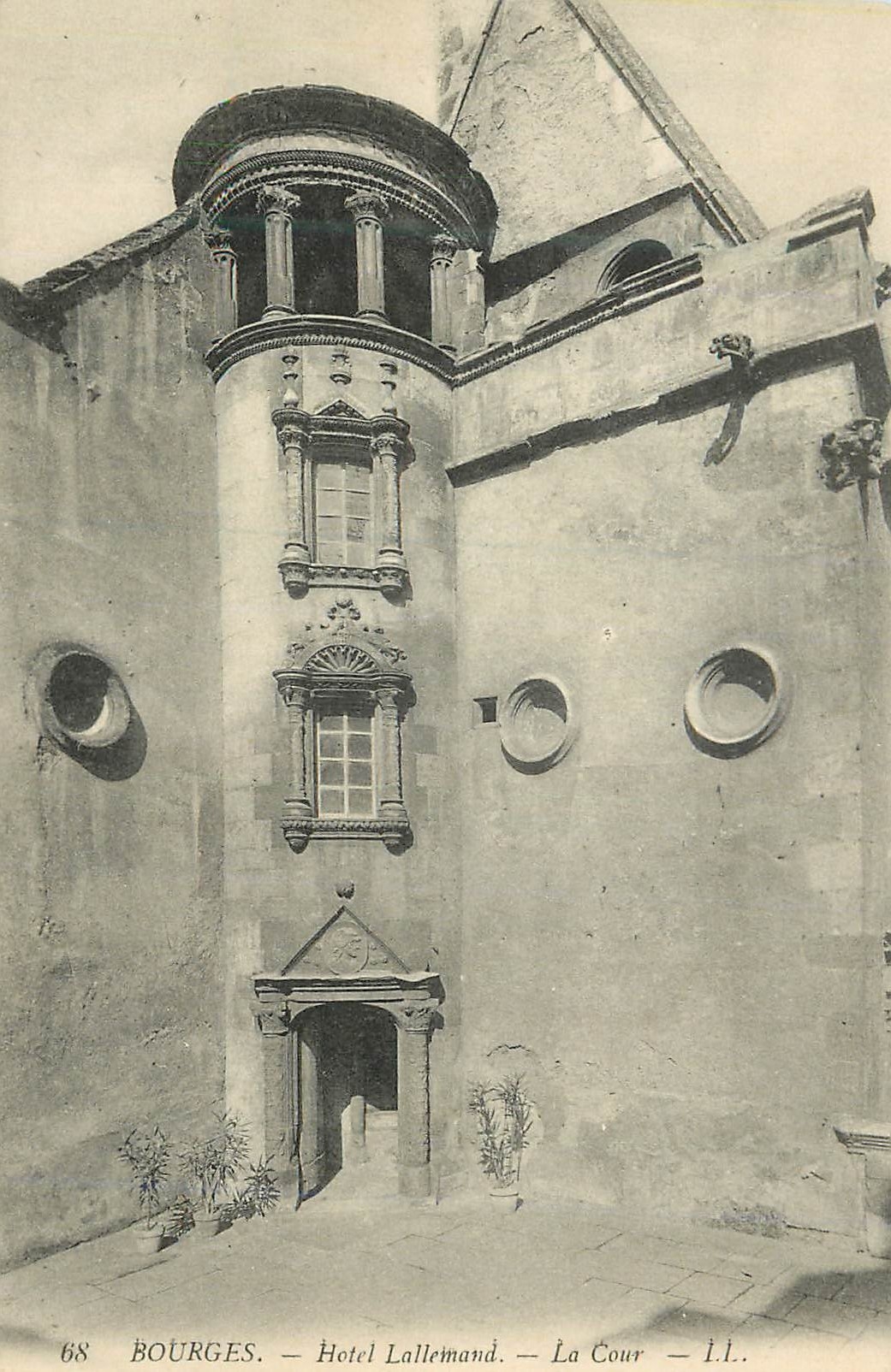 CPA 68 bourges hotel lallemand la cour