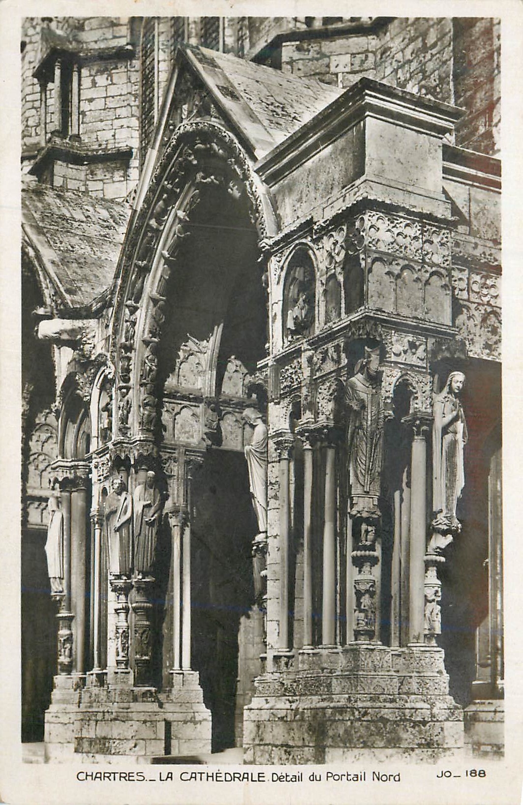 Chartres — La cathédrale. Détail du portail nord — Jo-188