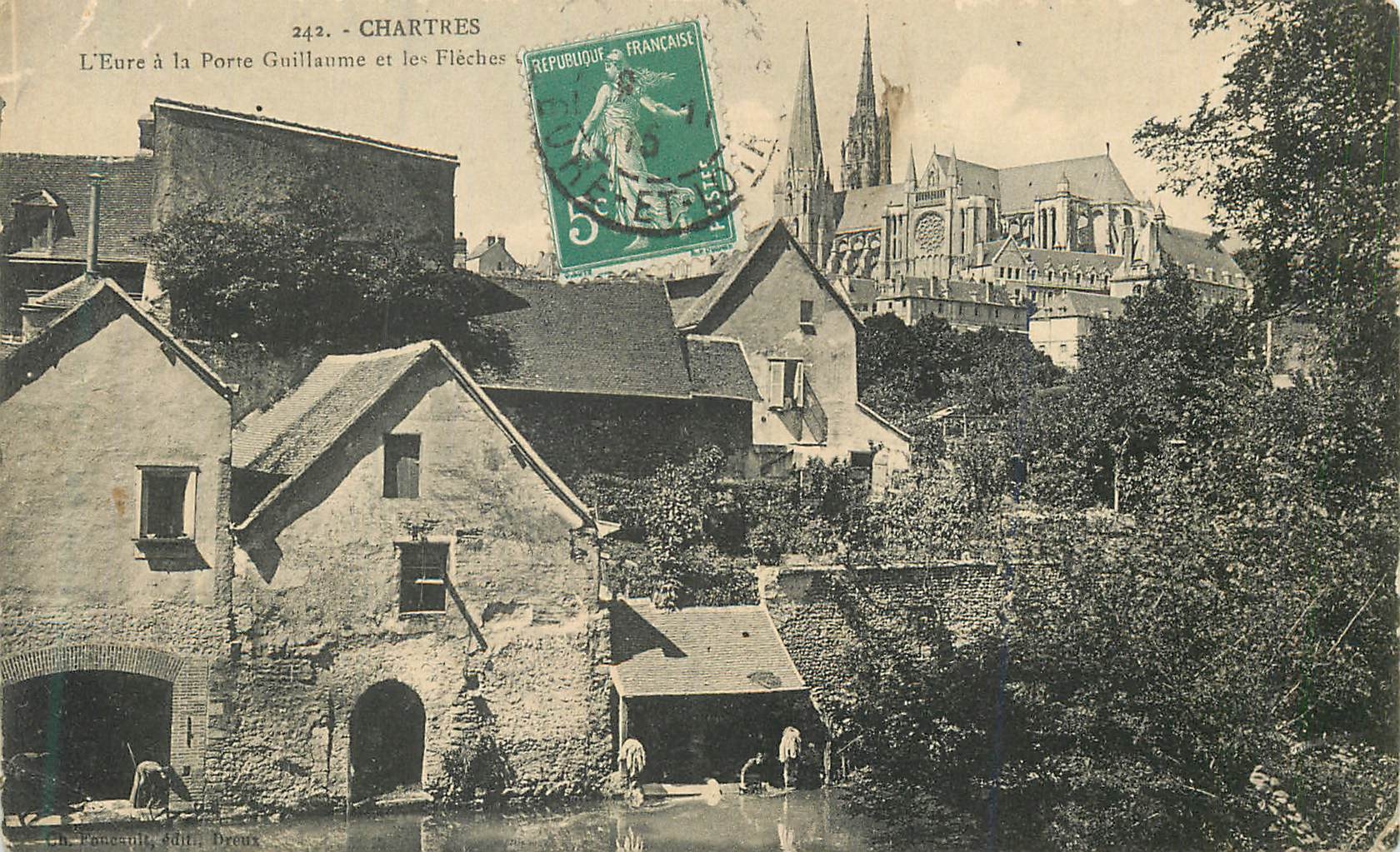 CPA 242 chartres l eure  a la porte guillaume et le fleche