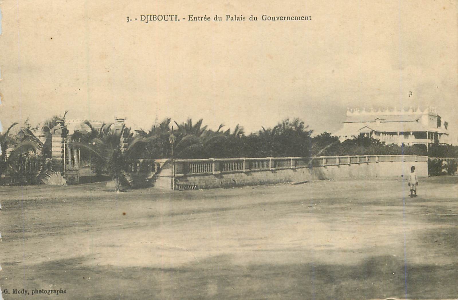 CPA 3 djibouti entree du palais du gouvernement