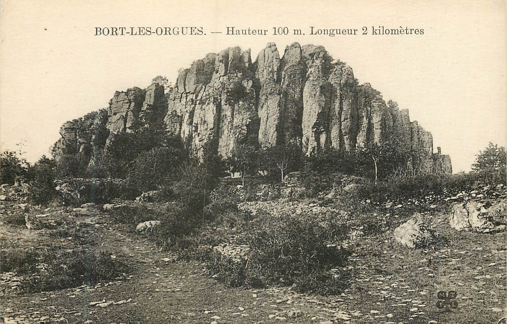 CPA Bort les orgues hauteur 100m longueur 2 kilometre