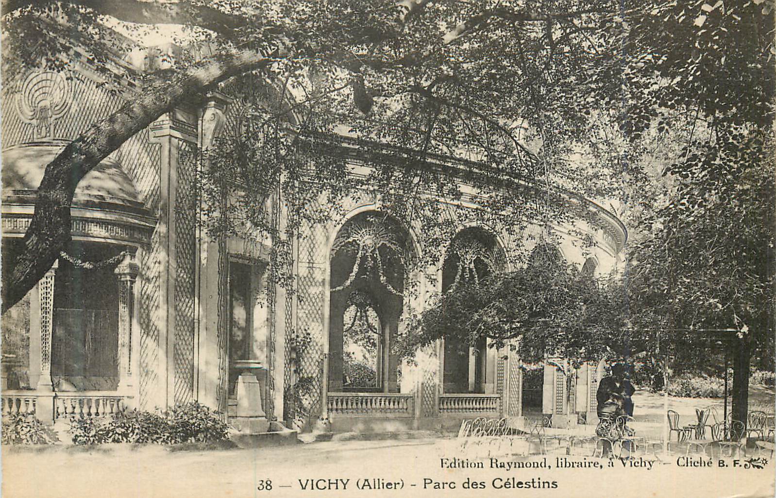CPA 38 vichy(allier) parc des celestins