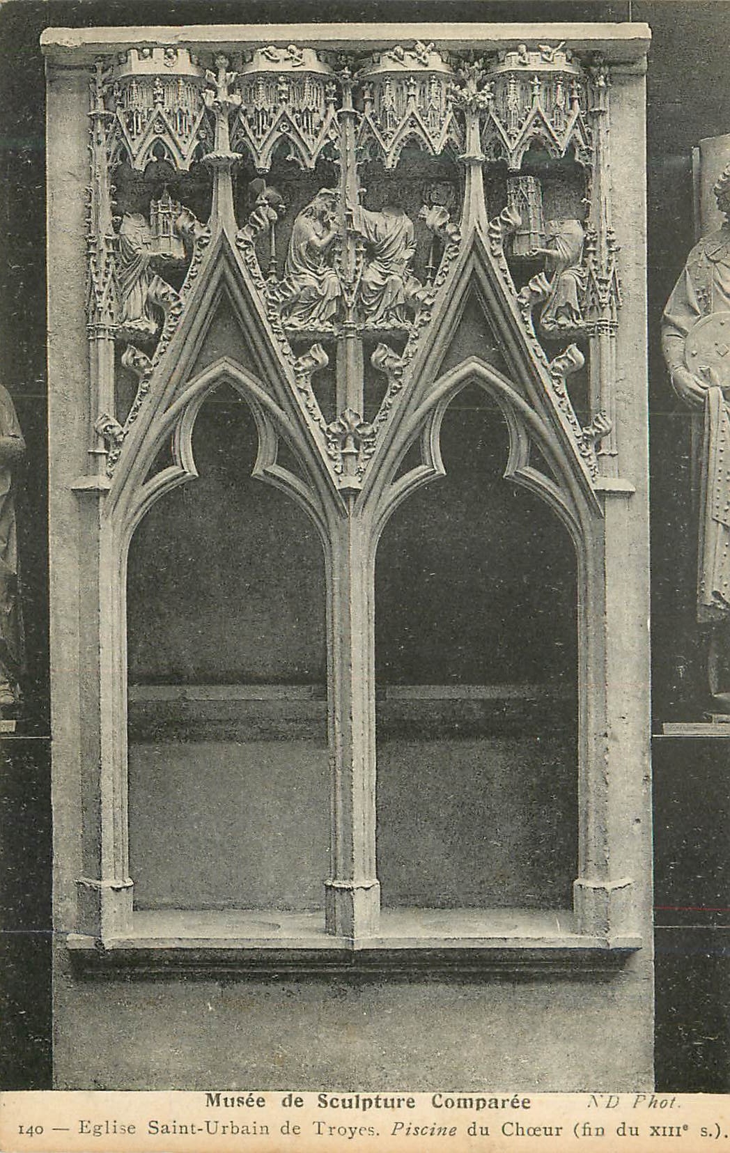 CPA Musee de sculpture comparee 140 eglise saint de troyes piscine du choeur(fin du xiii s)