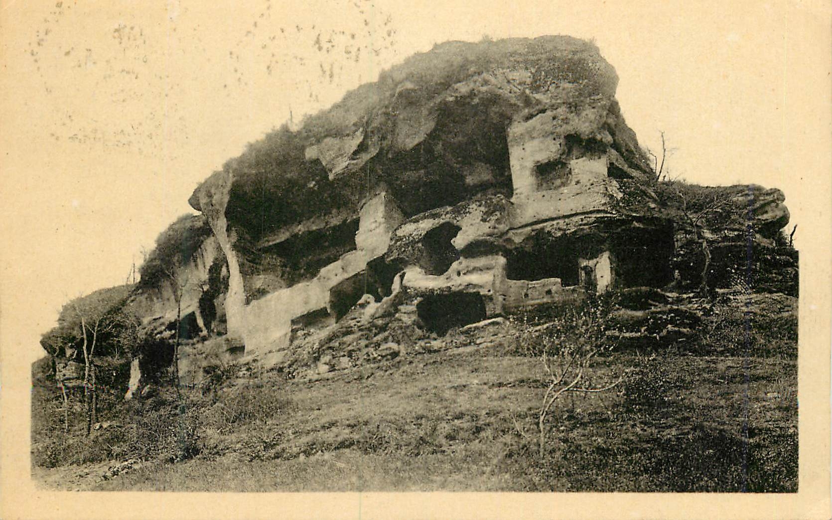 CPA 33 brive (correze) un groupe de grottes a lamouroux