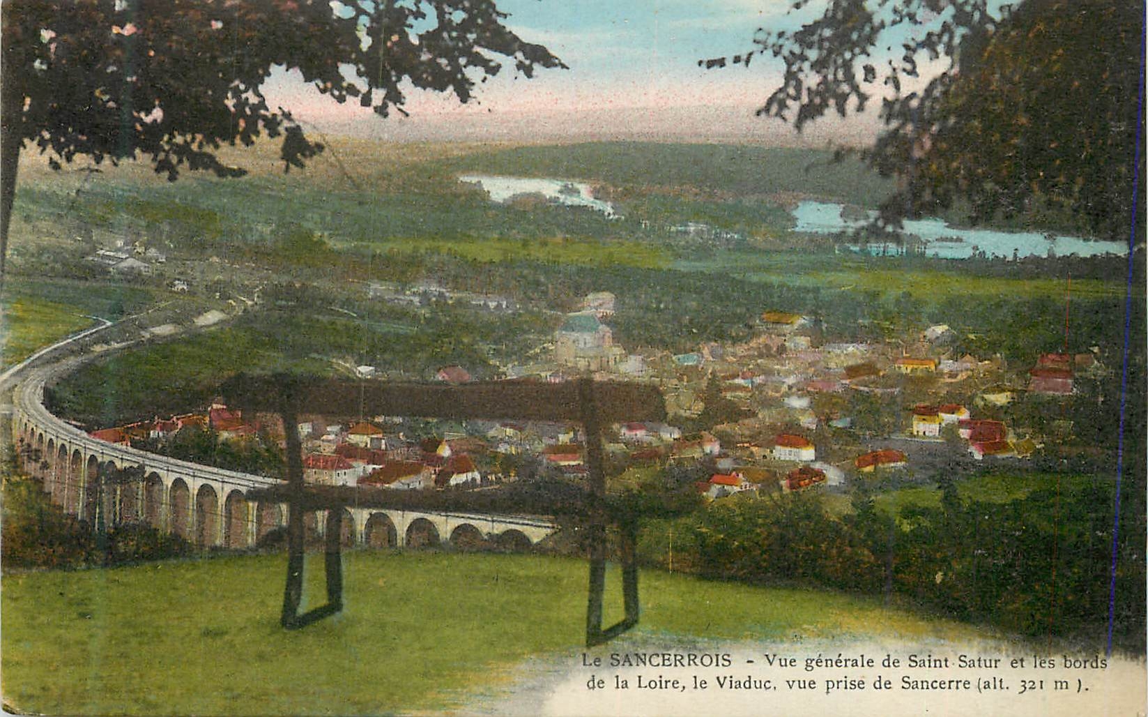 Le SANCERROIS - Vue générale de Saint-Satur et les bords de la Loire, vue prise de Sancerre (alt. 321 m).