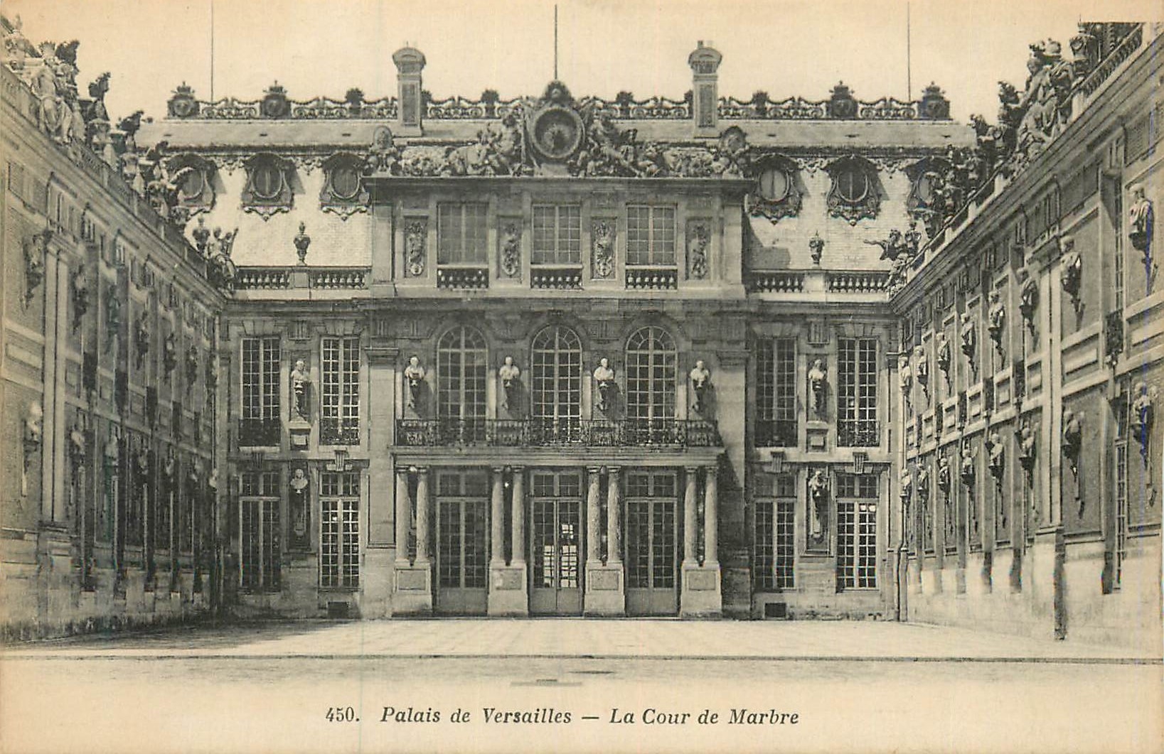 CPA 450 palais de versailles la cour de marbre