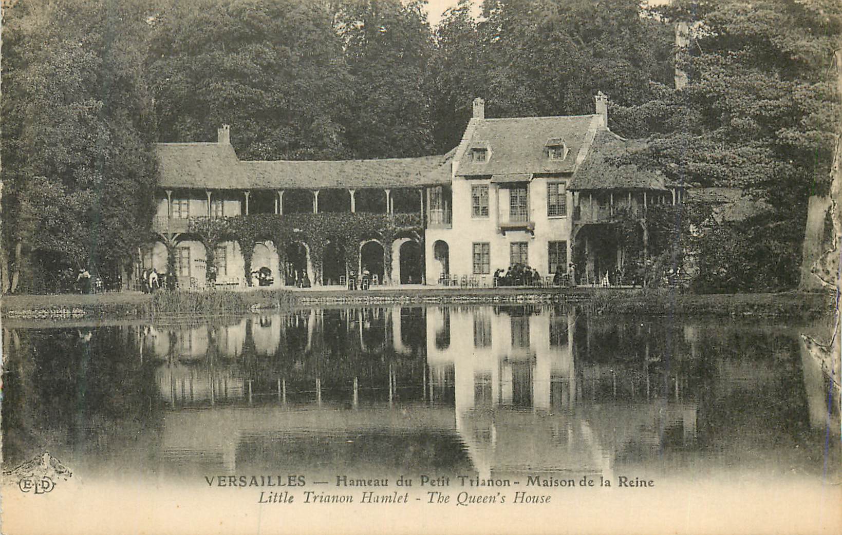 CPA Versailles hameau du petit trianon maison de la reine