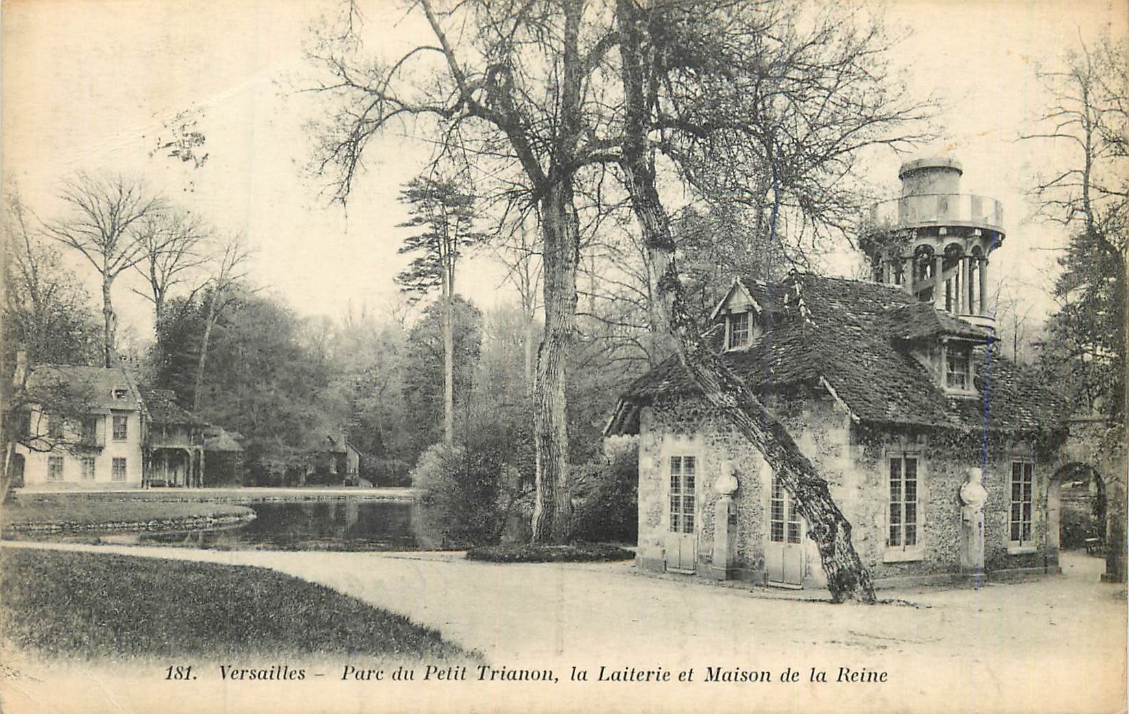 CPA 181 versailles parc du petit trianon la laiterie et maison de la reine