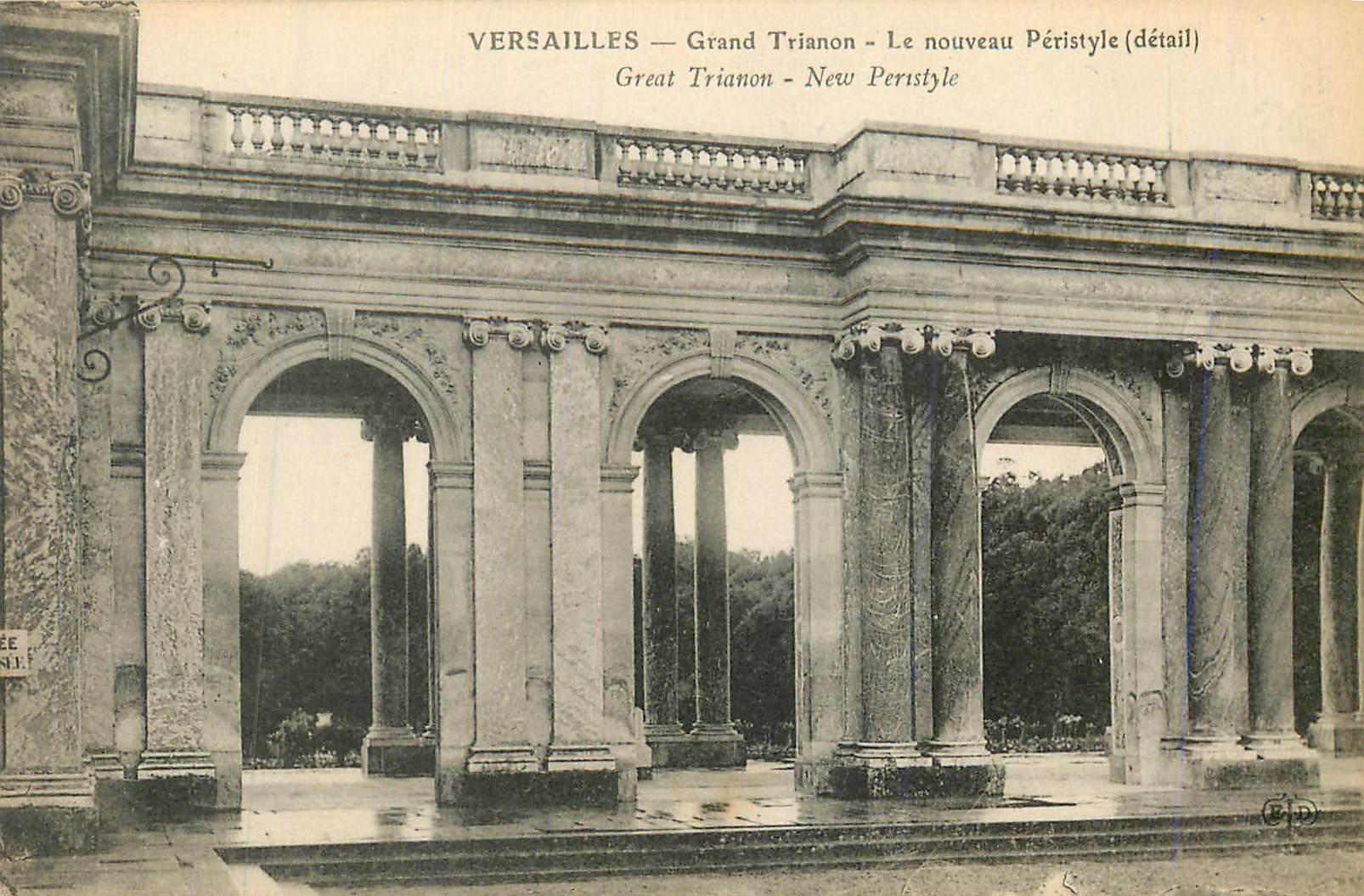 CPA Versailles grand trianon le nouveau peristyle(detail)