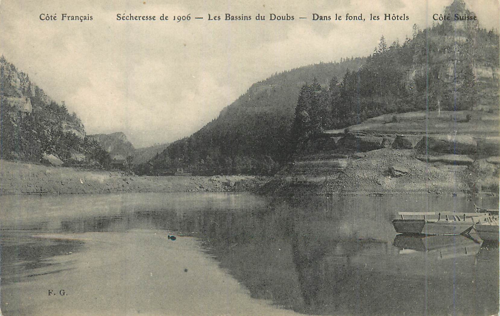 CPA Cote francais secheresse de 1996 les bassins du doubs dans le fond les hotels cote suisse