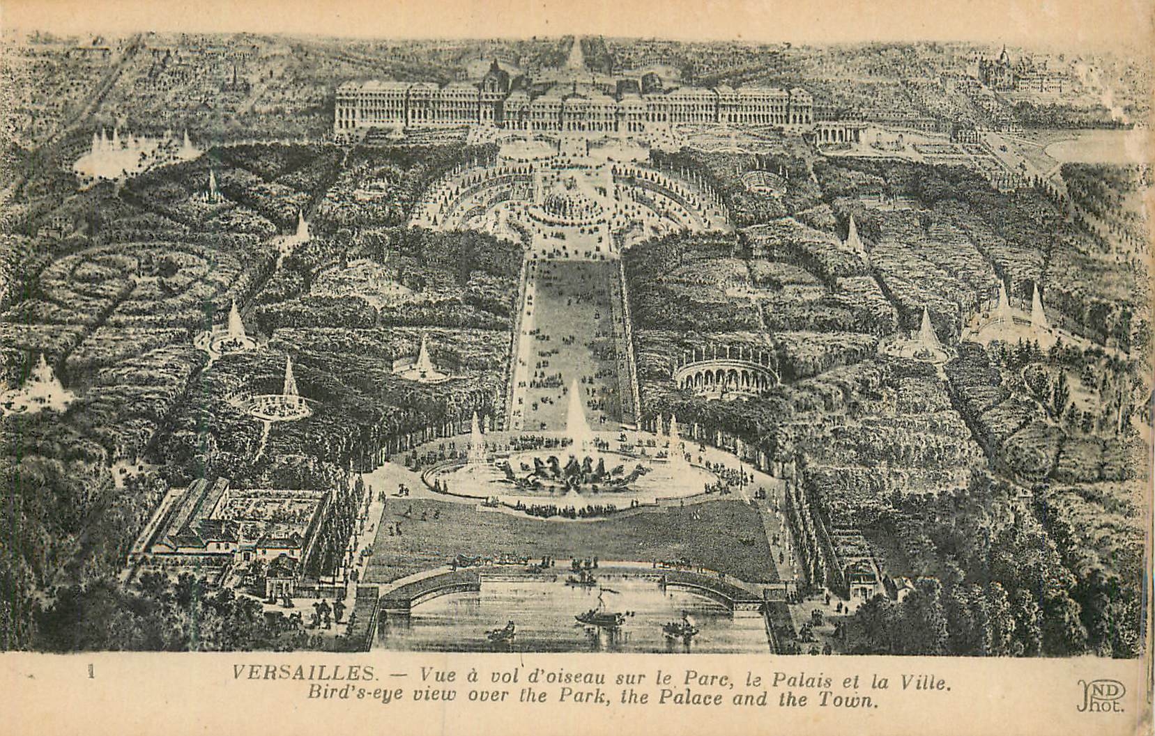 CPA Versailles  vue a vol d oiseau sur parc le palais et la ville