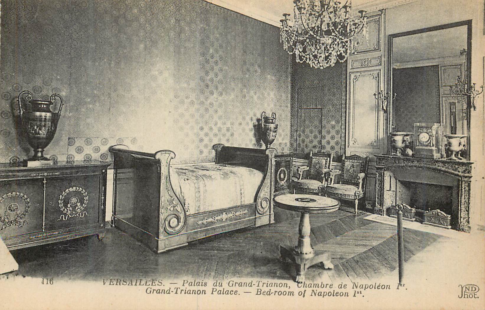 CPA Versailles palais du grand trianon chambre de napoleon 1er