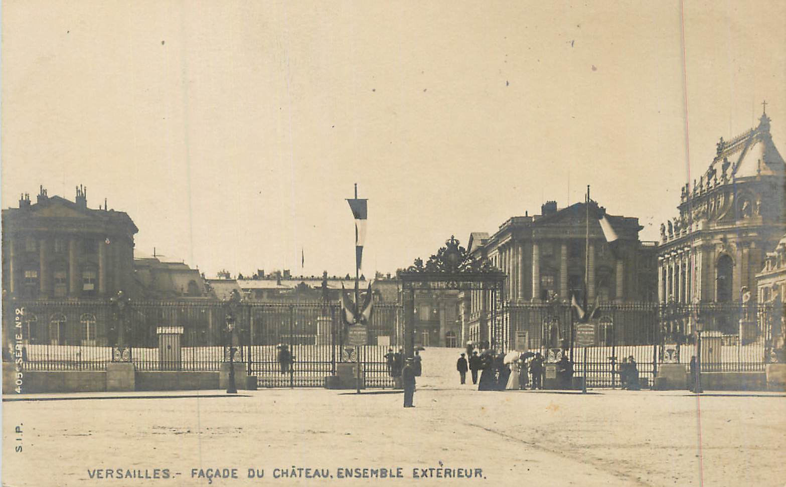 CPA Versailles facade du chateau ensemble exterieur