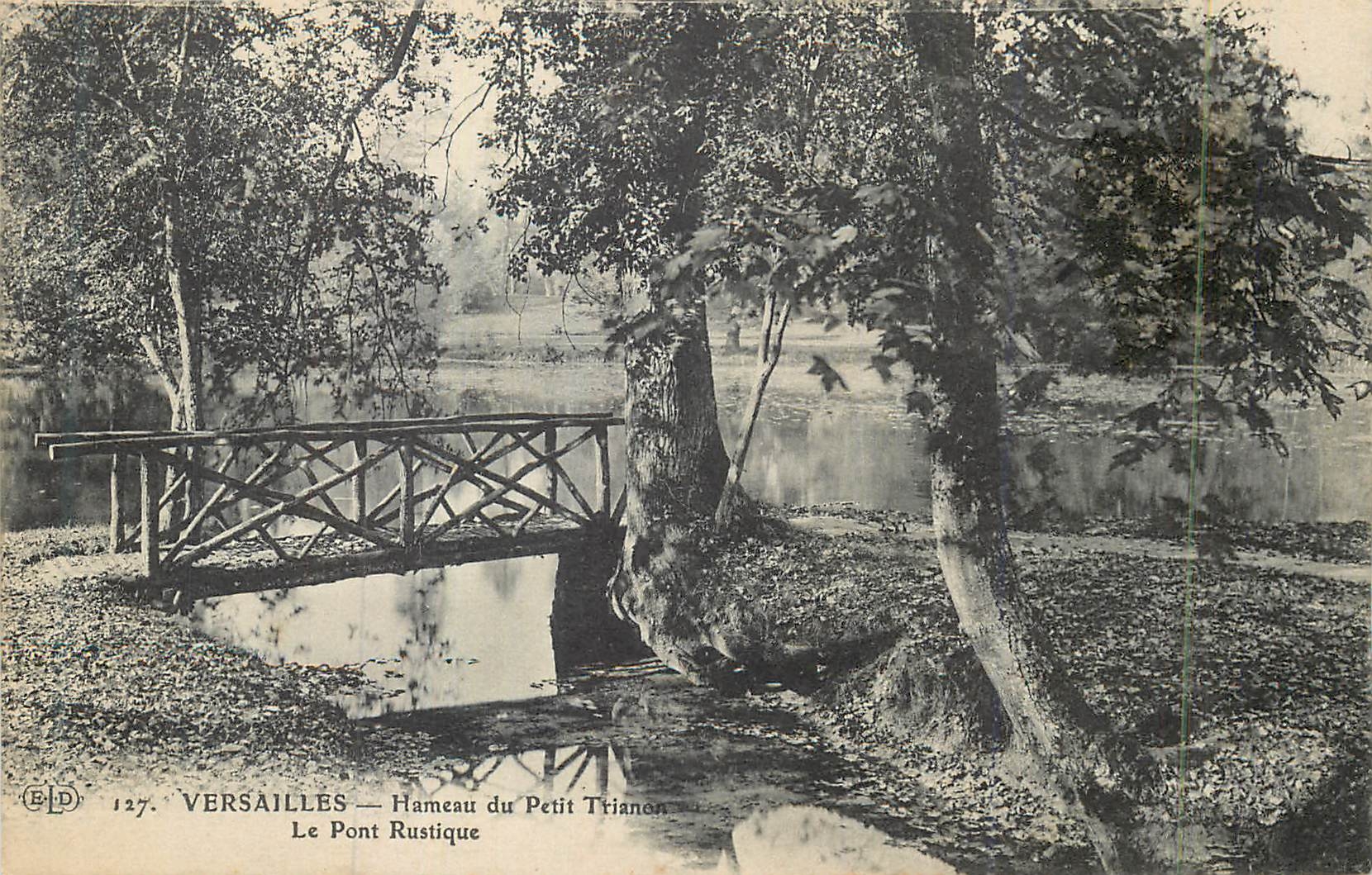 CPA 127 versailles hameau du petit trianon le pont rustique