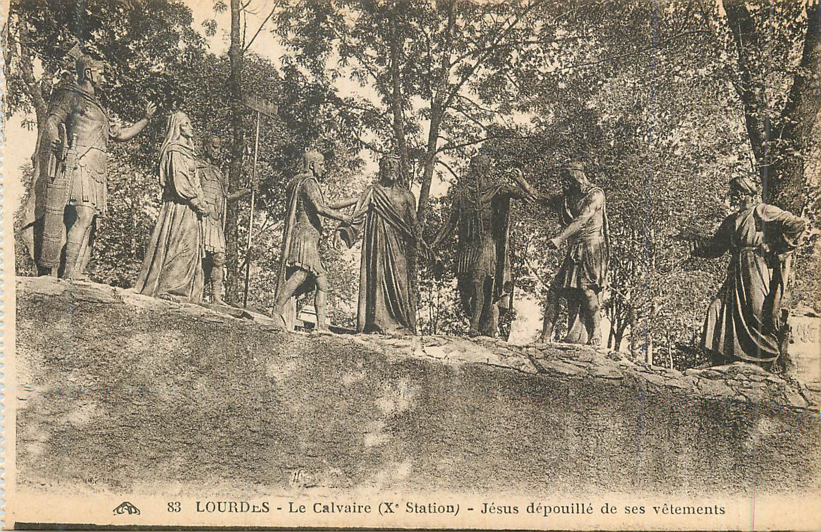 CPA 83 lourdes le calvaire(x station) jesus depouille de ses vetements