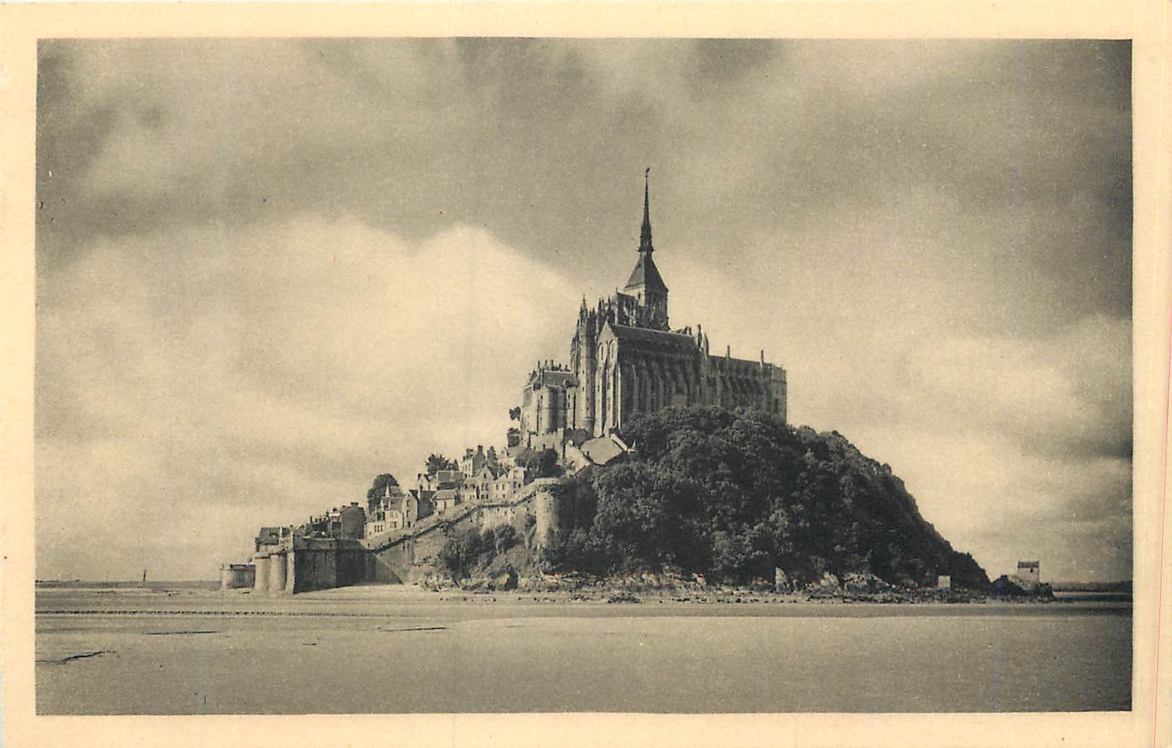 CPA 4 abbaye du mont st michel face nord est