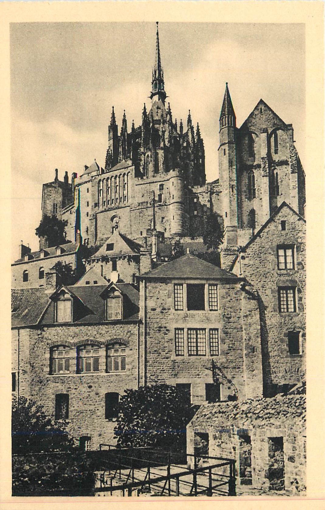 Mont-Saint-Michel — Vue des Remparts — Abbaye du Mont-Saint-Michel, Paris