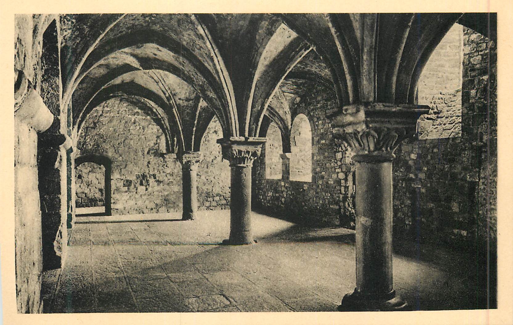 Abtei Mont-Saint-Michel — Der Promenadengang — Serv. Commercial Monuments Historiques, Paris