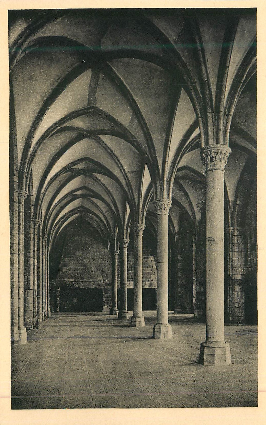 CPA 35 abbaye du mont st michel salle des hotes