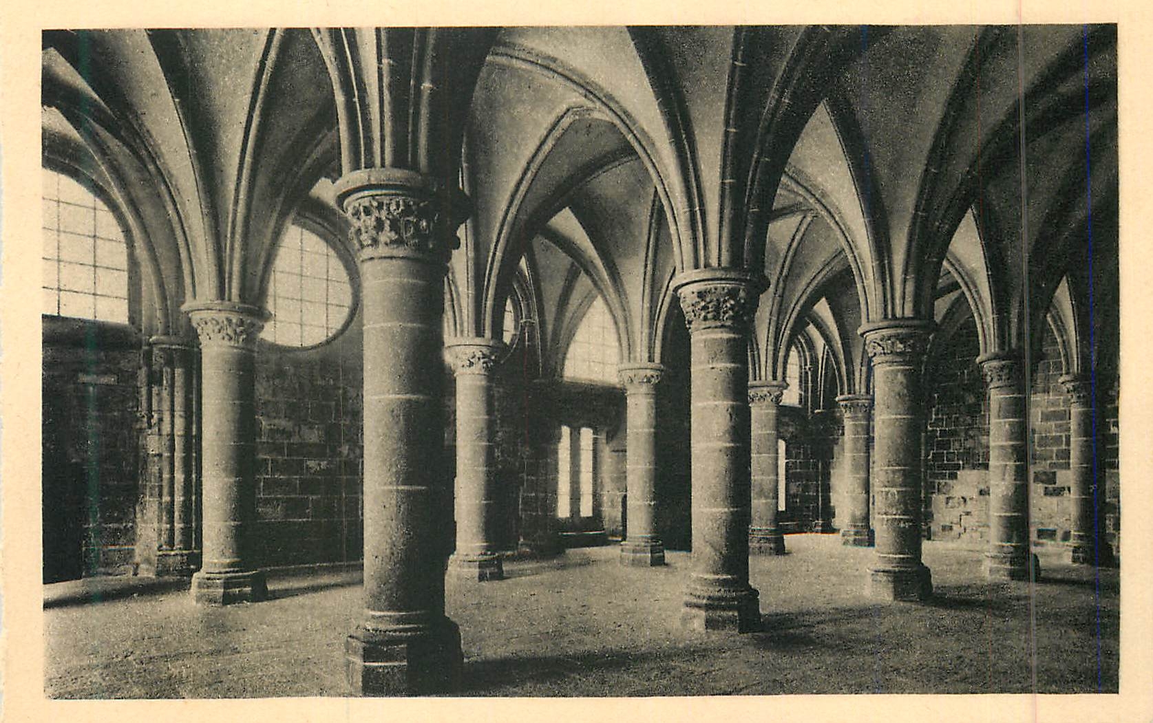 Abbaye du Mont-Saint-Michel — Salle des Chevaliers — Serv. Commercial Monuments Historiques, Paris