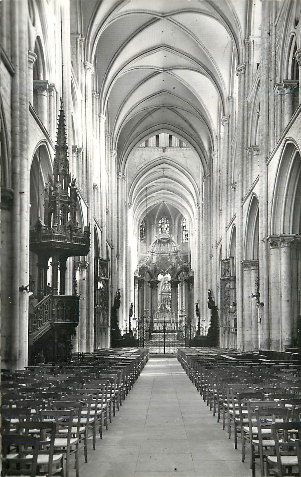 CPM Fecamp (seine maritime) abbatiale de la sainte trinite(xi et xiii siecle) chapelle de la vierge(xv siecle)