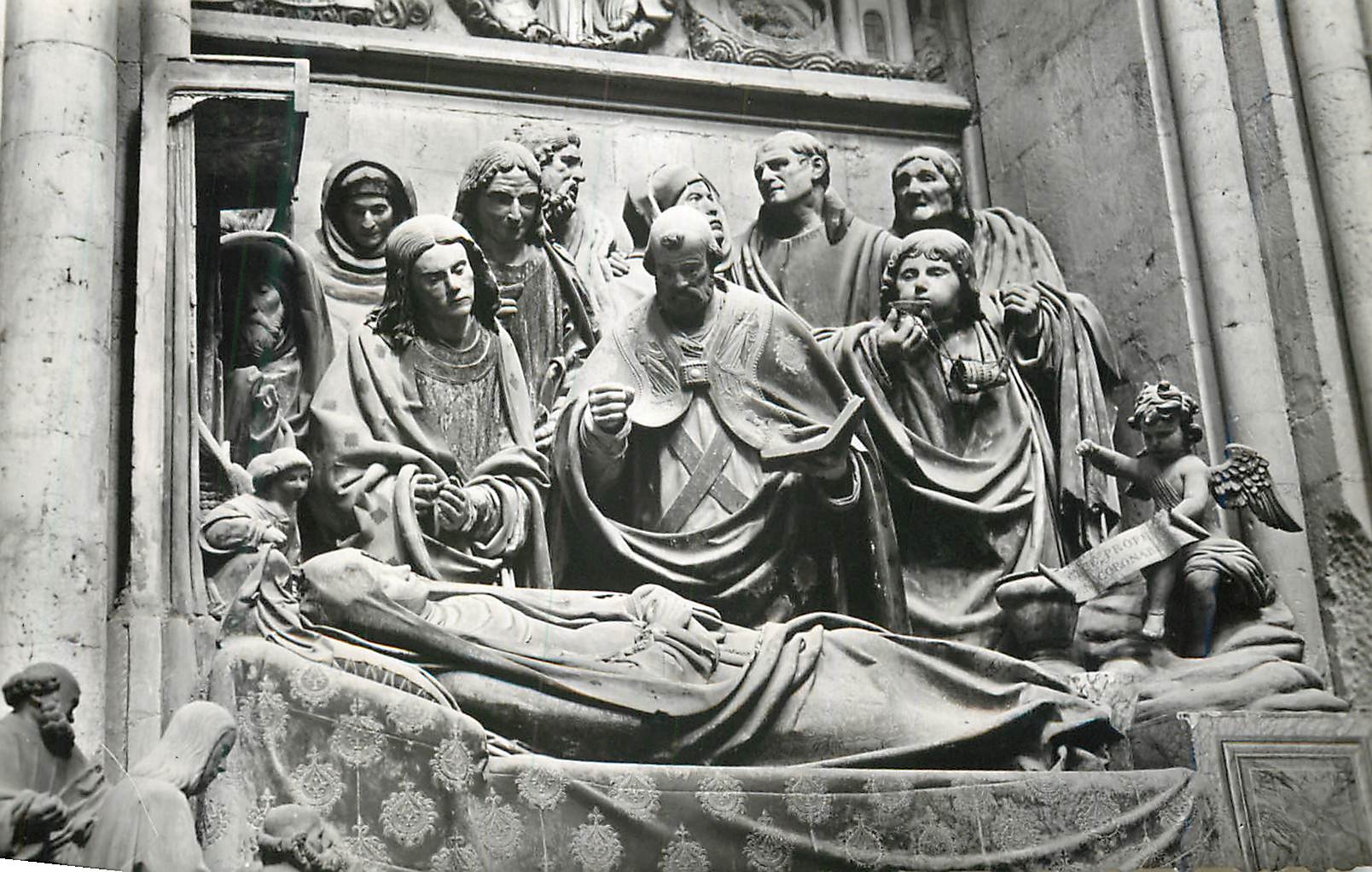 CPM Fecamp (seine maritime) abbatiale de la sainte trinite(xi et xiii siecle) dormition(xv siecle)