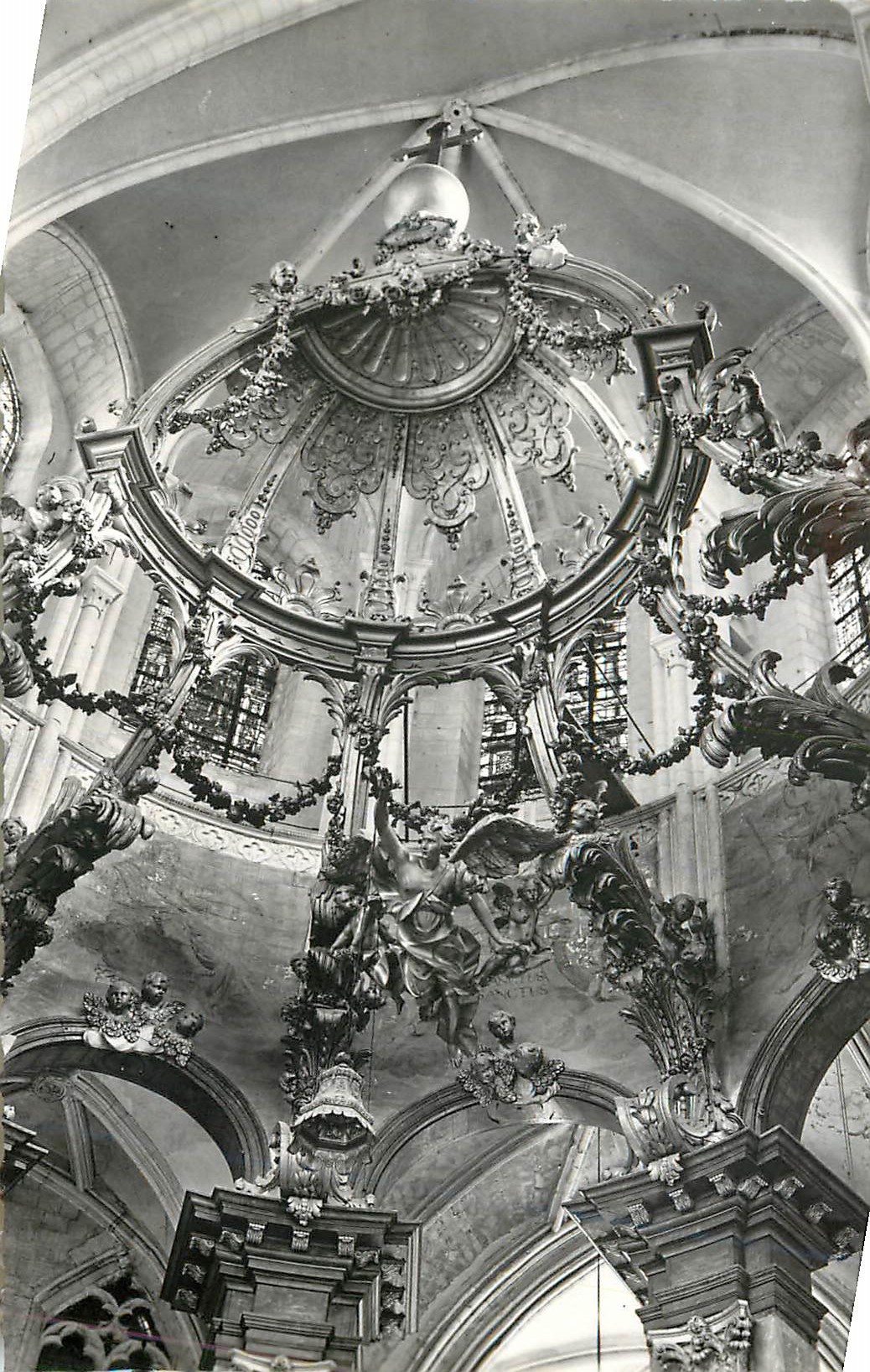 CPM Fecamp (seine maritime) abbatiale de la sainte trinite(xi et xiii siecle) baldaquin(xviii siecle)