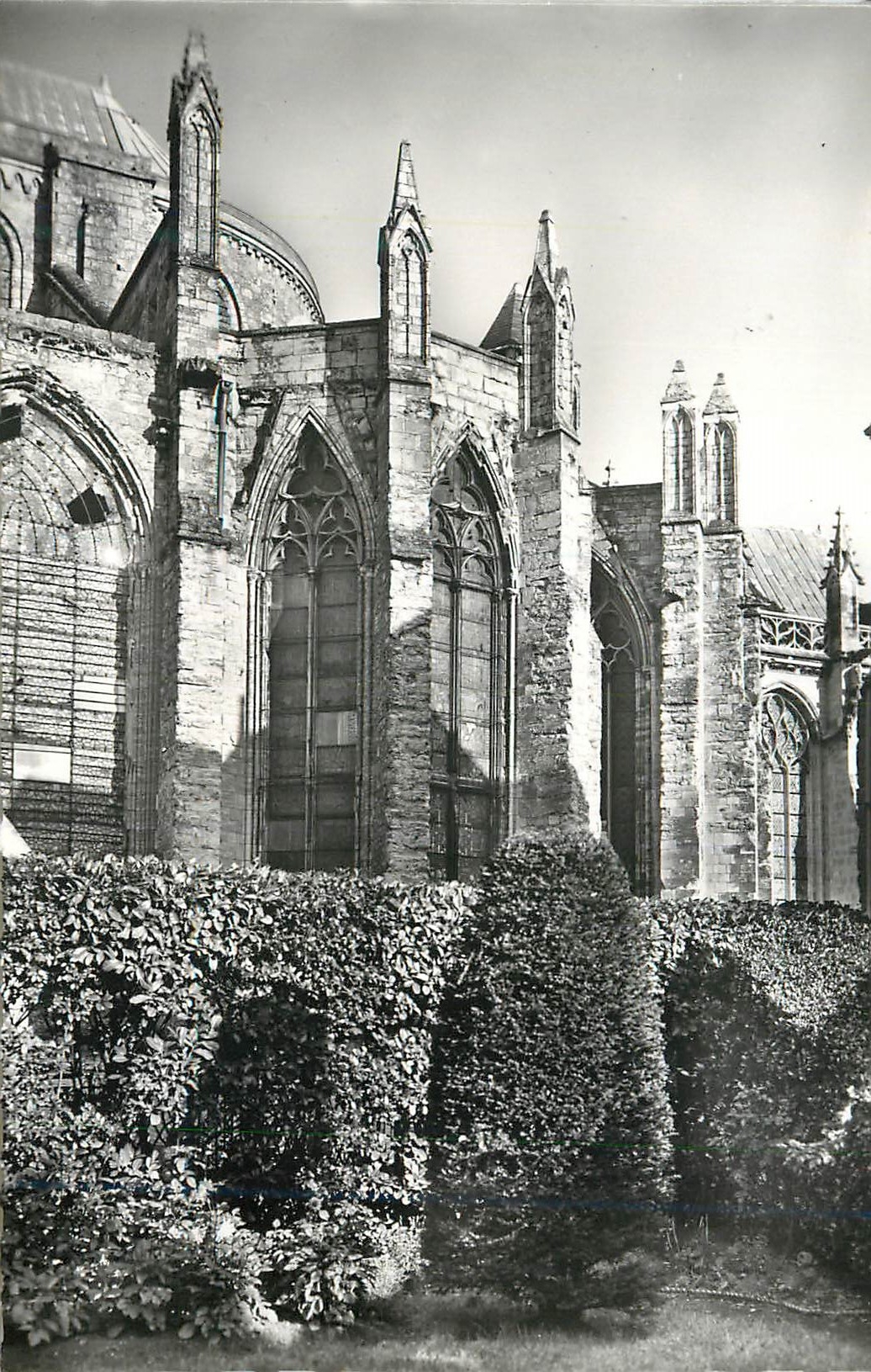 CPM Fecamp (seine maritime) abbatiale de la sainte trinite(xi et xiii siecle) chapelle du pourtour