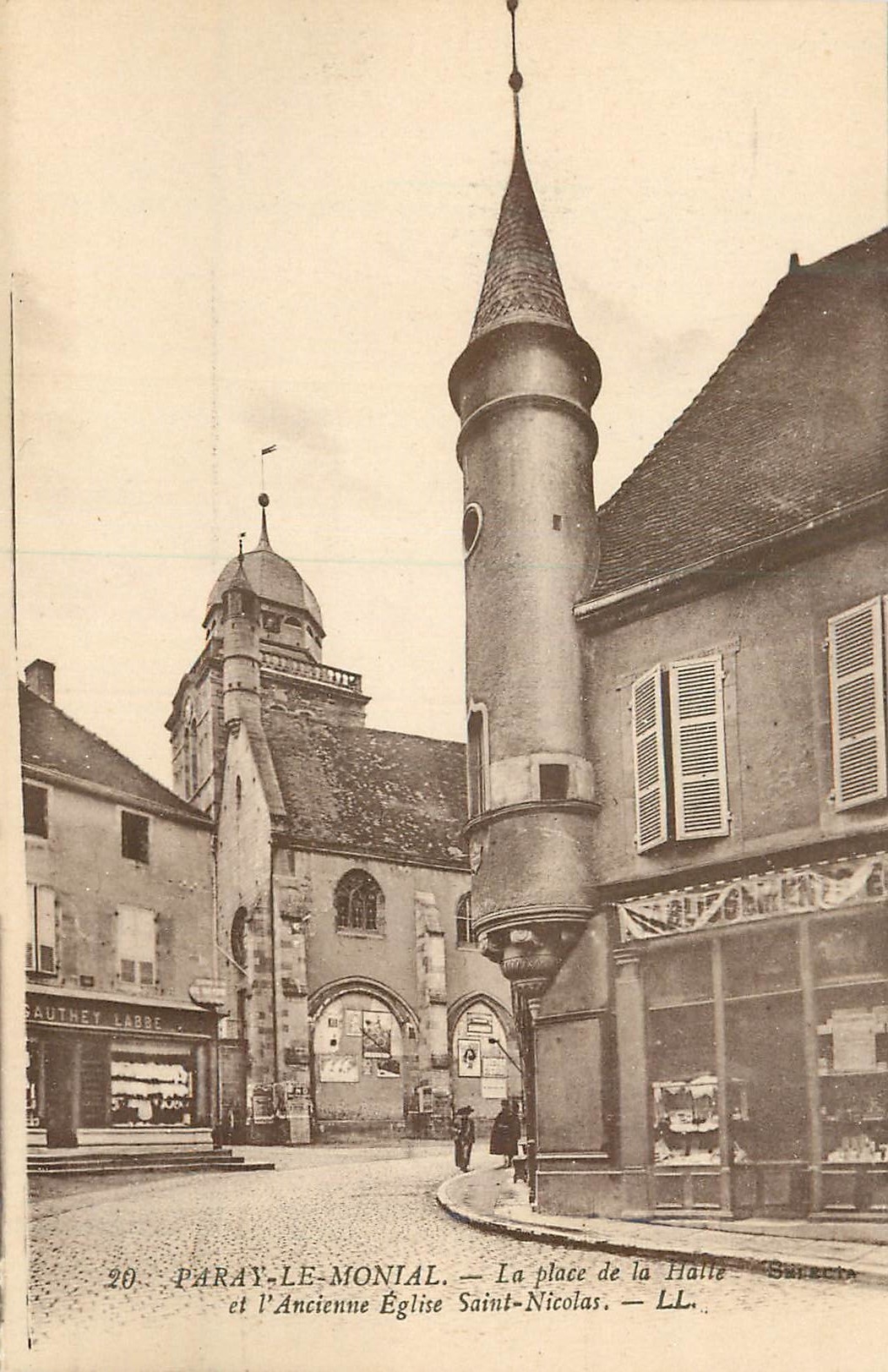 CPA 20 paray le monial la place de la halle et l ancienne eglise saint nicolas