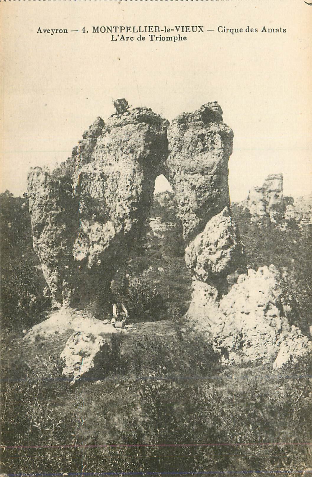 Aveyron — 4. MONTPELLIER-le-VIEUX — Cirque des Amats — L'Arc de Triomphe