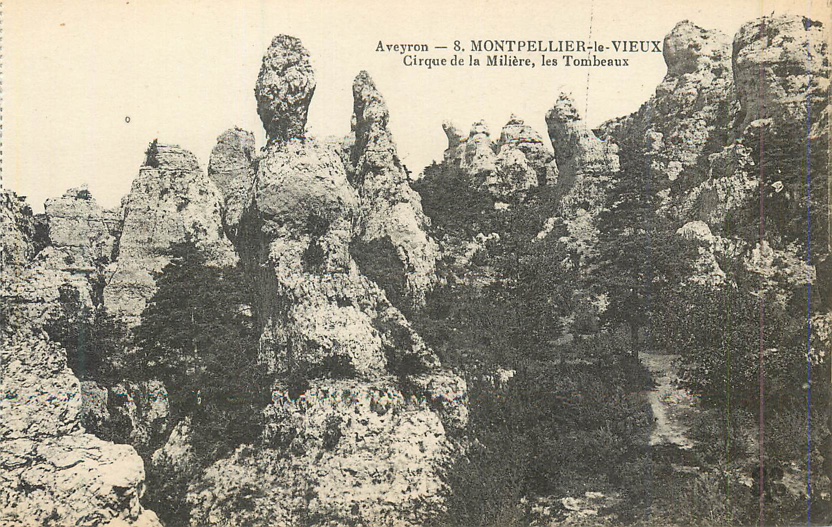Aveyron — 8. MONTPELLIER-LE-VIEUX. Cirque de la Milière, les Tombeaux