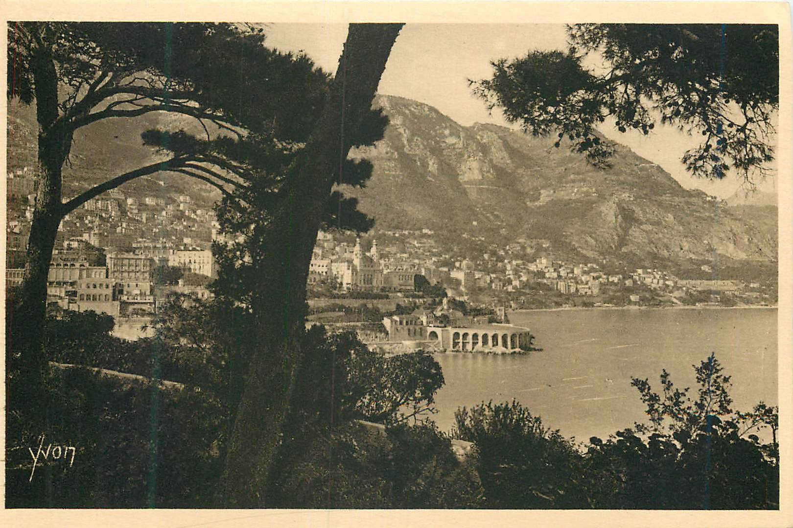 CPA La douce france 259 cote d azur monte carlo vue generale prise de monaco