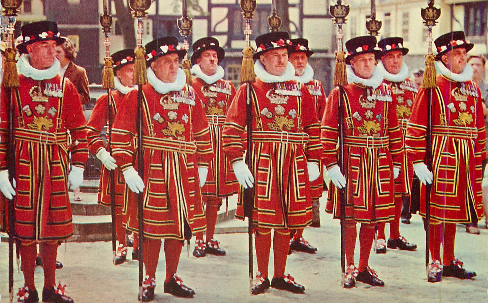 CPM Yeomen warders at the tower of london Militaria