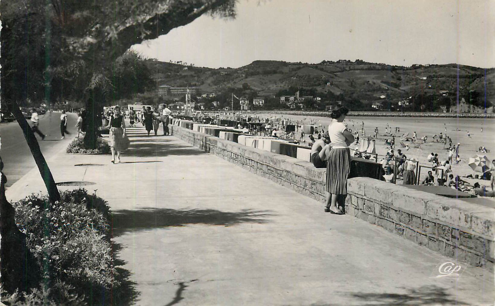 Hendaye — Französisch-spanische Grenze — Die Promenade — Der Strand — Blick nach Spanien — C.A.P. (15. Jahrhundert) Paris
