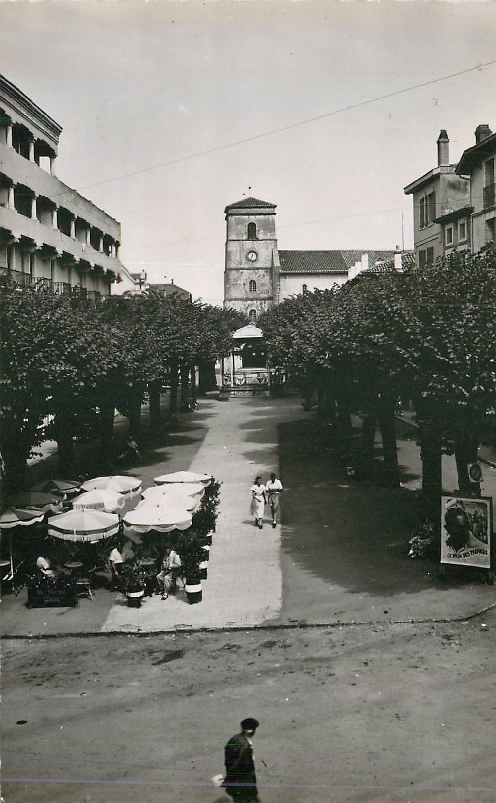Hendaye — Place de la République — « Nos Belles Pyrénées » série 1293