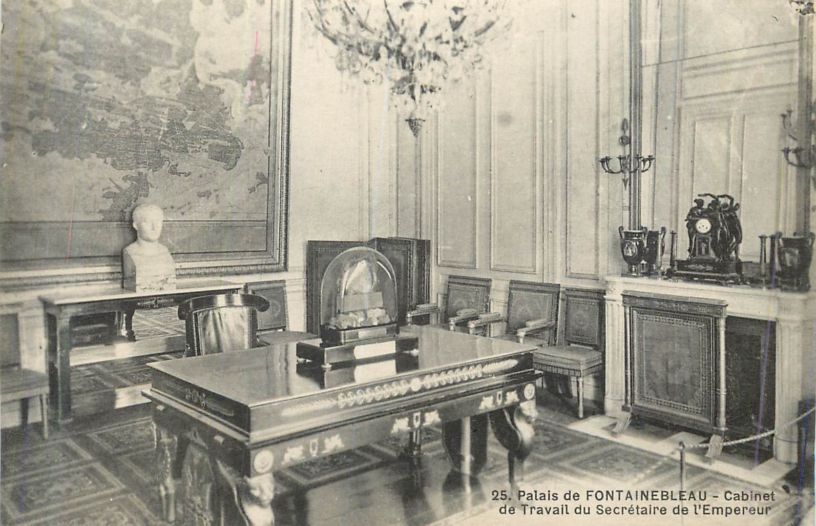 Palais de FONTAINEBLEAU - Cabinet de Travail du Secrétaire de l'Empereur