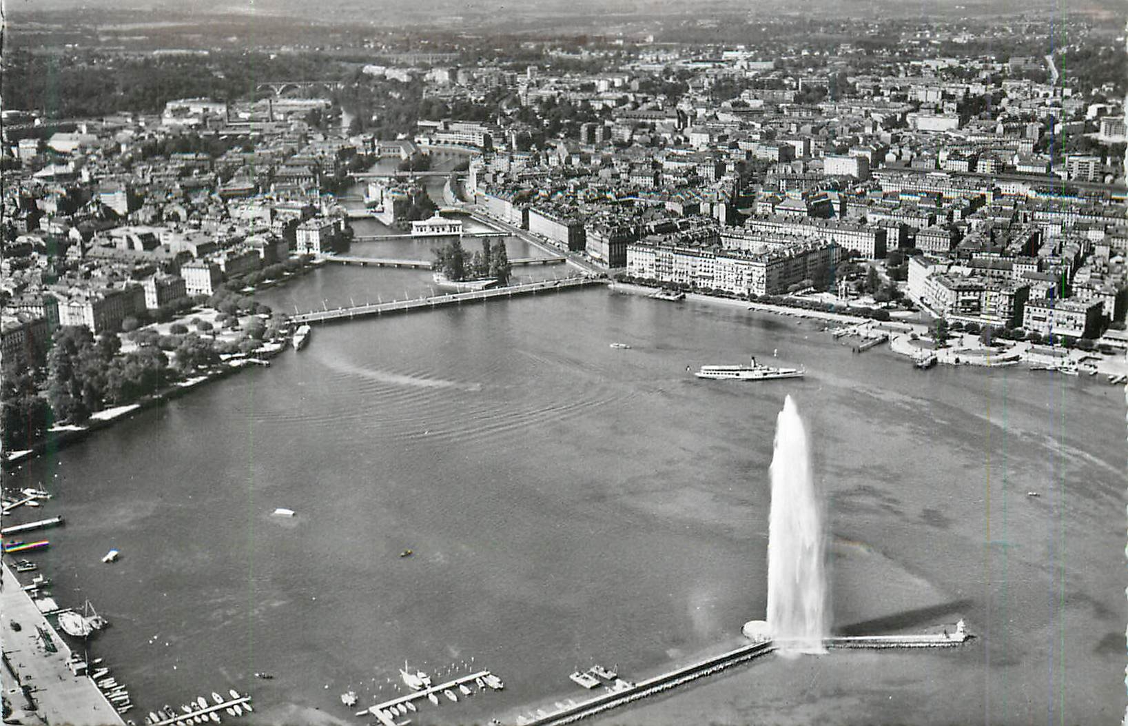 CPM Geneve Vue Aerienne du Jet d'Eau La Rade et la Ville