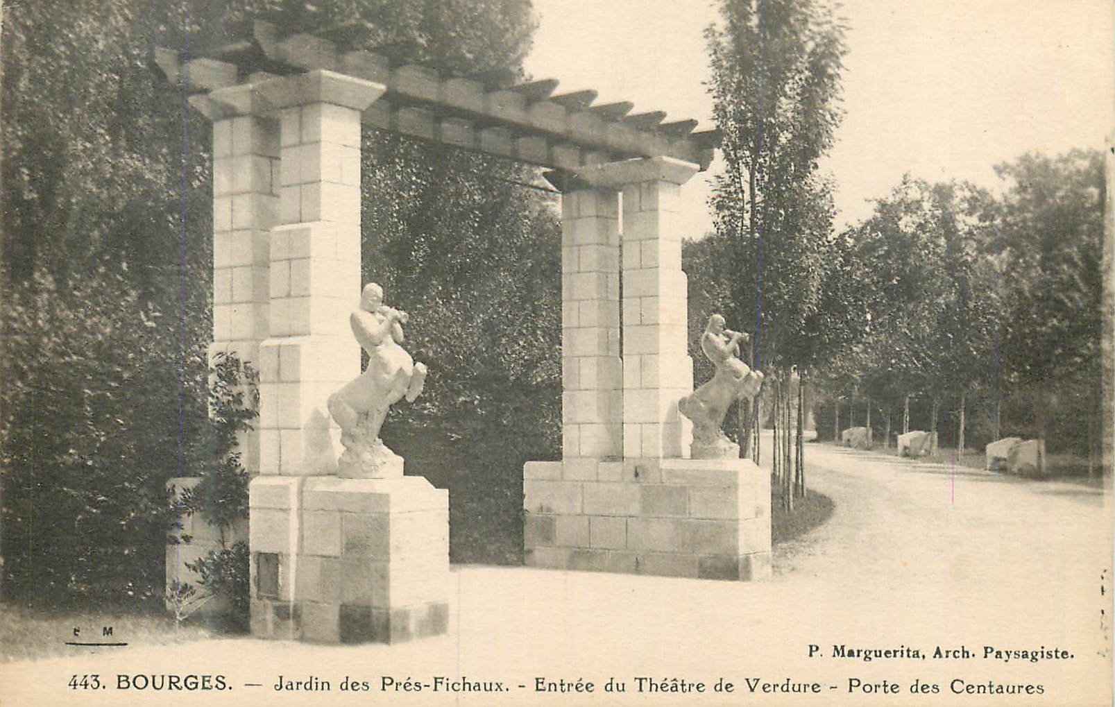 CPA Bourges Jardin des Pres Fichaux Entree du Theatre de Verdure Porte des Centaures