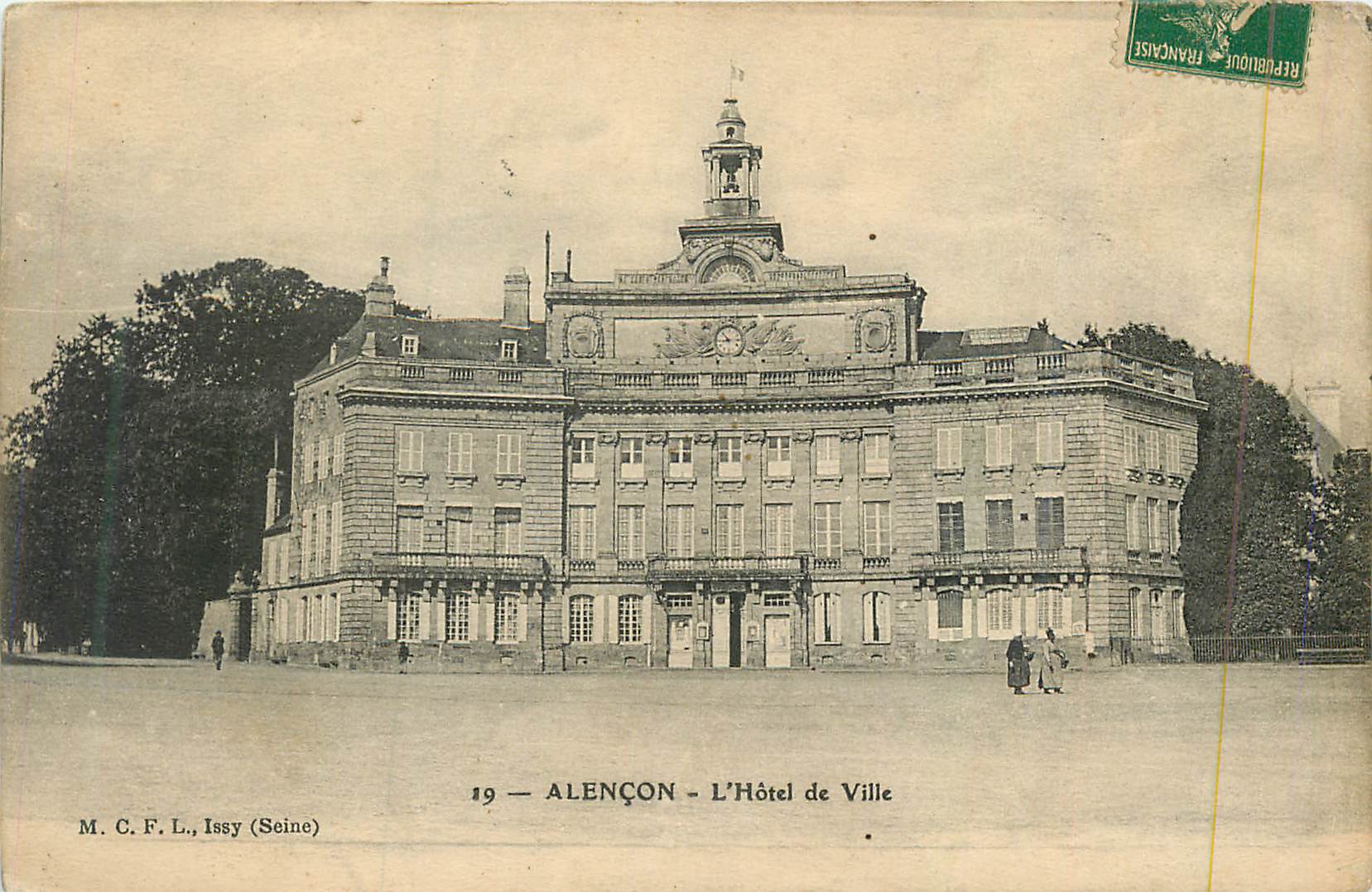 CPA Alencon L'Hotel de Ville Issy (Seine)