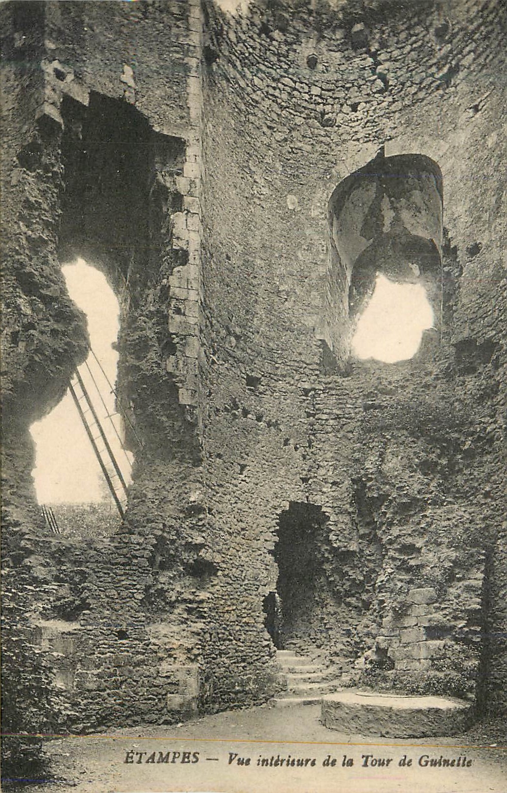CPA Etampes Vue Interieur de la Tour de Guinette