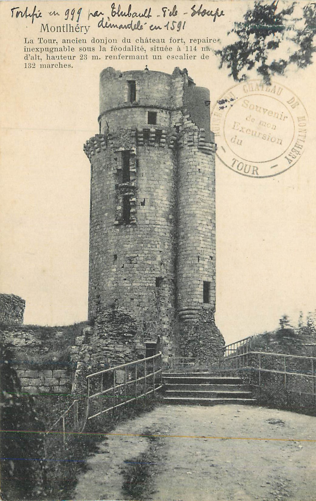 CPA Montlhery Tour Ancien Donjon du Chateau Fort Repaire Inexpugnagle sous la Feodalite