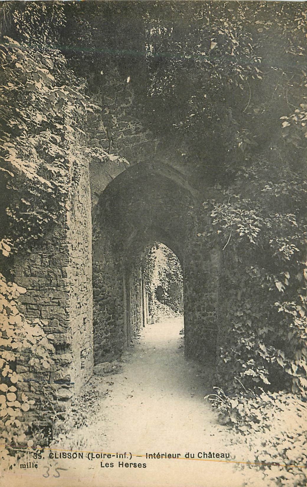 CPA Clisson (Loire Inf) Inferieur du Chateau Les Herses