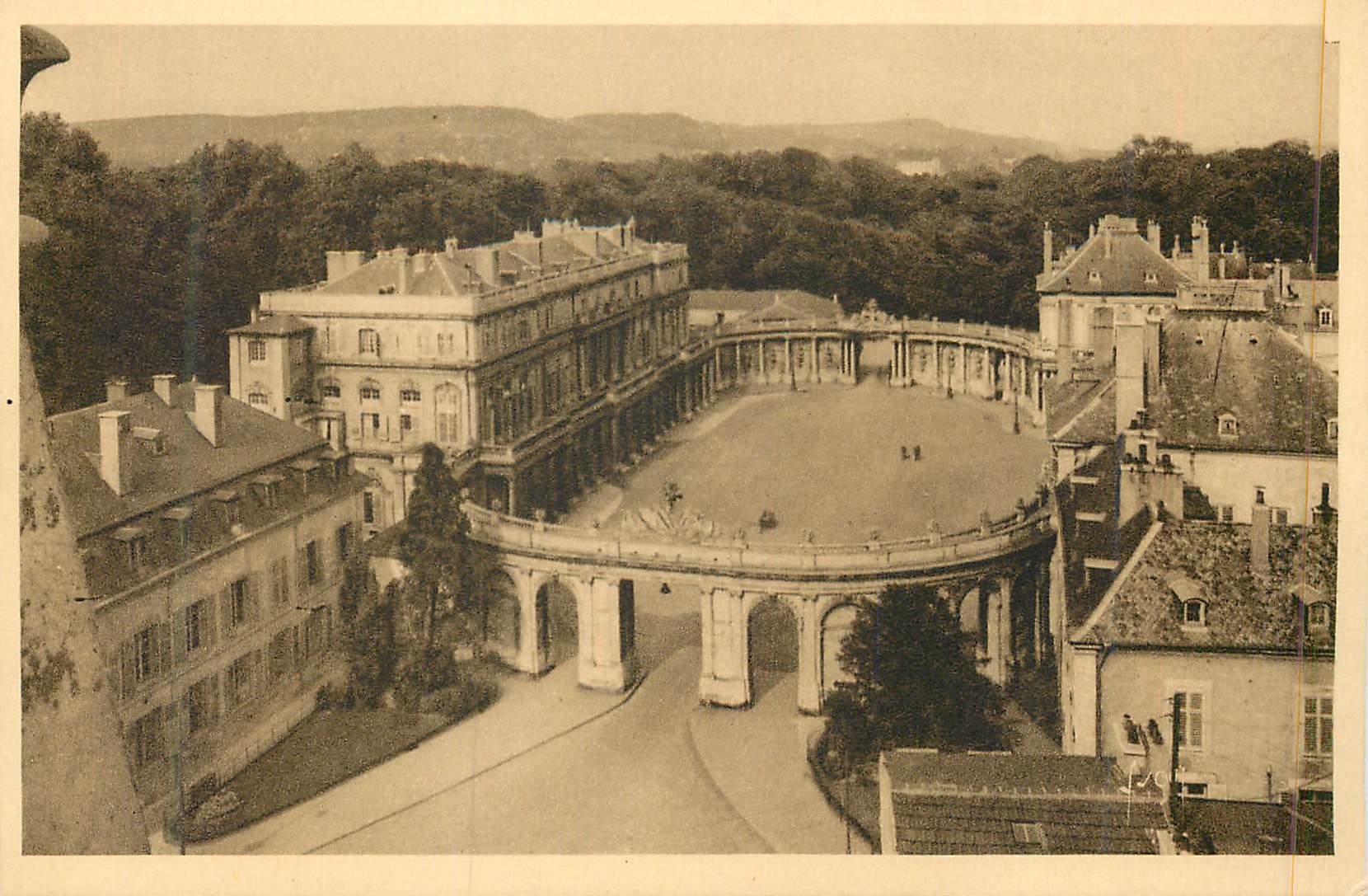 Nancy (M.-et-M.) — Hémicycle de la Carrière, Place du Palais du Gouvernement — Éditions d'Art YVON, Paris