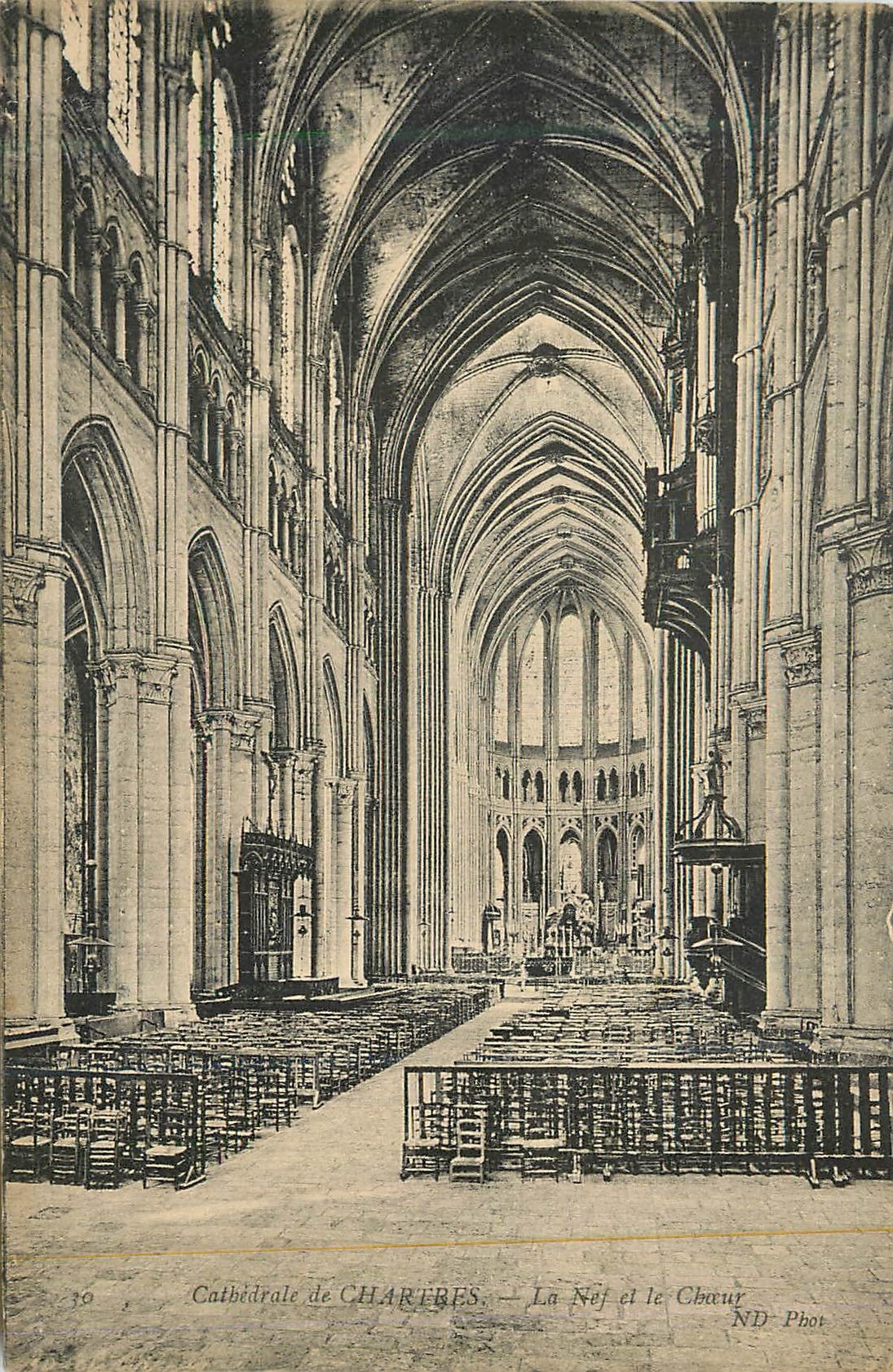 CPA Cathedrale de Chartres La Nef et le Choeur