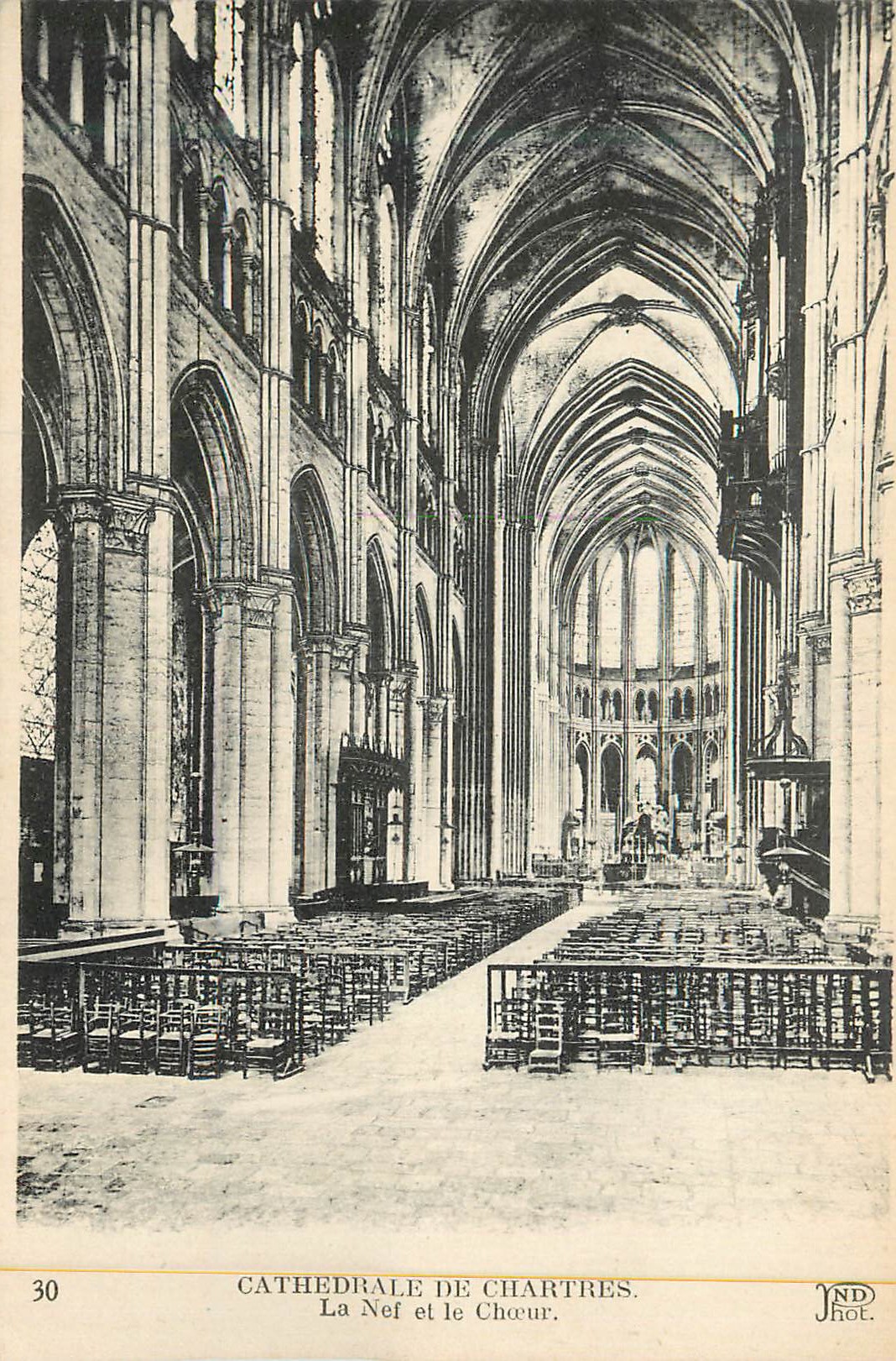 CPA Cathedrale de Chartres La Nef et le Choeur