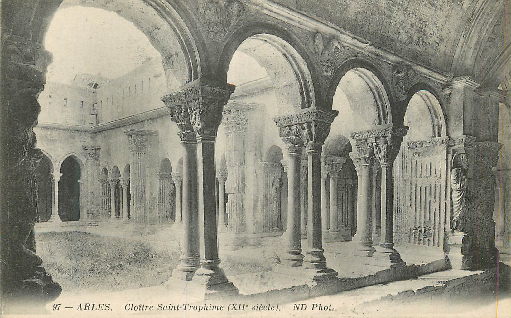 Arles — Cloître Saint-Trophime (12. Jahrhundert) — ND Phol. n°97