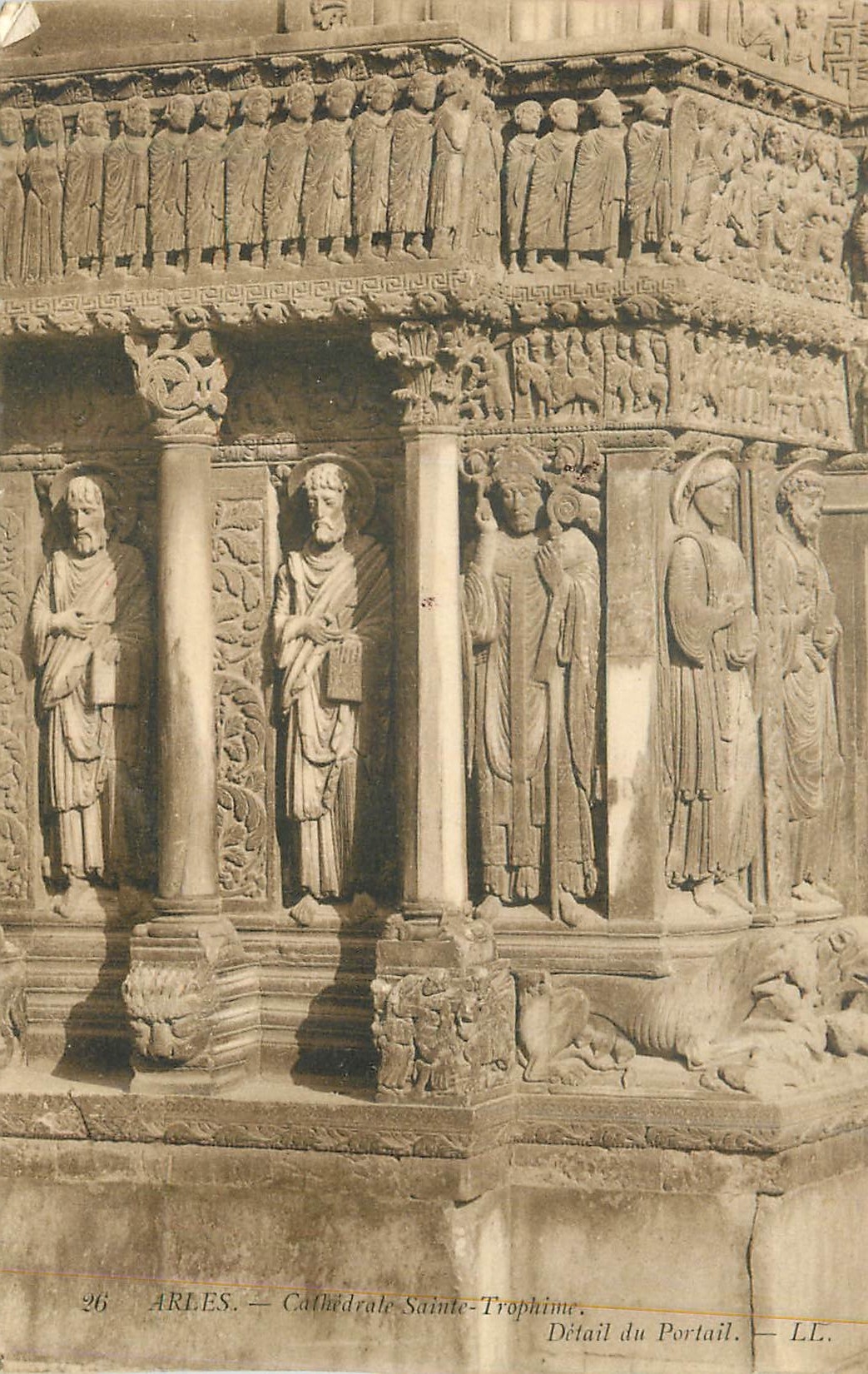 Arles — Cathédrale Sainte-Trophime — Détail du Portail — LL.