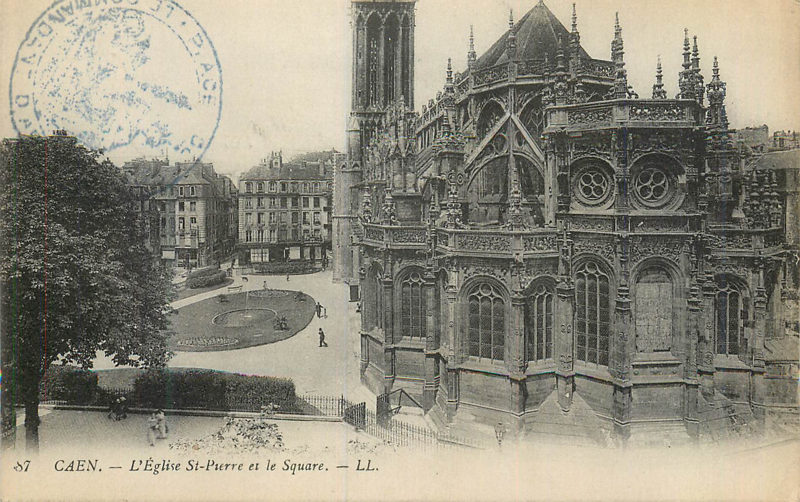 CPA Caen L'Eglise St Pierre et le Square