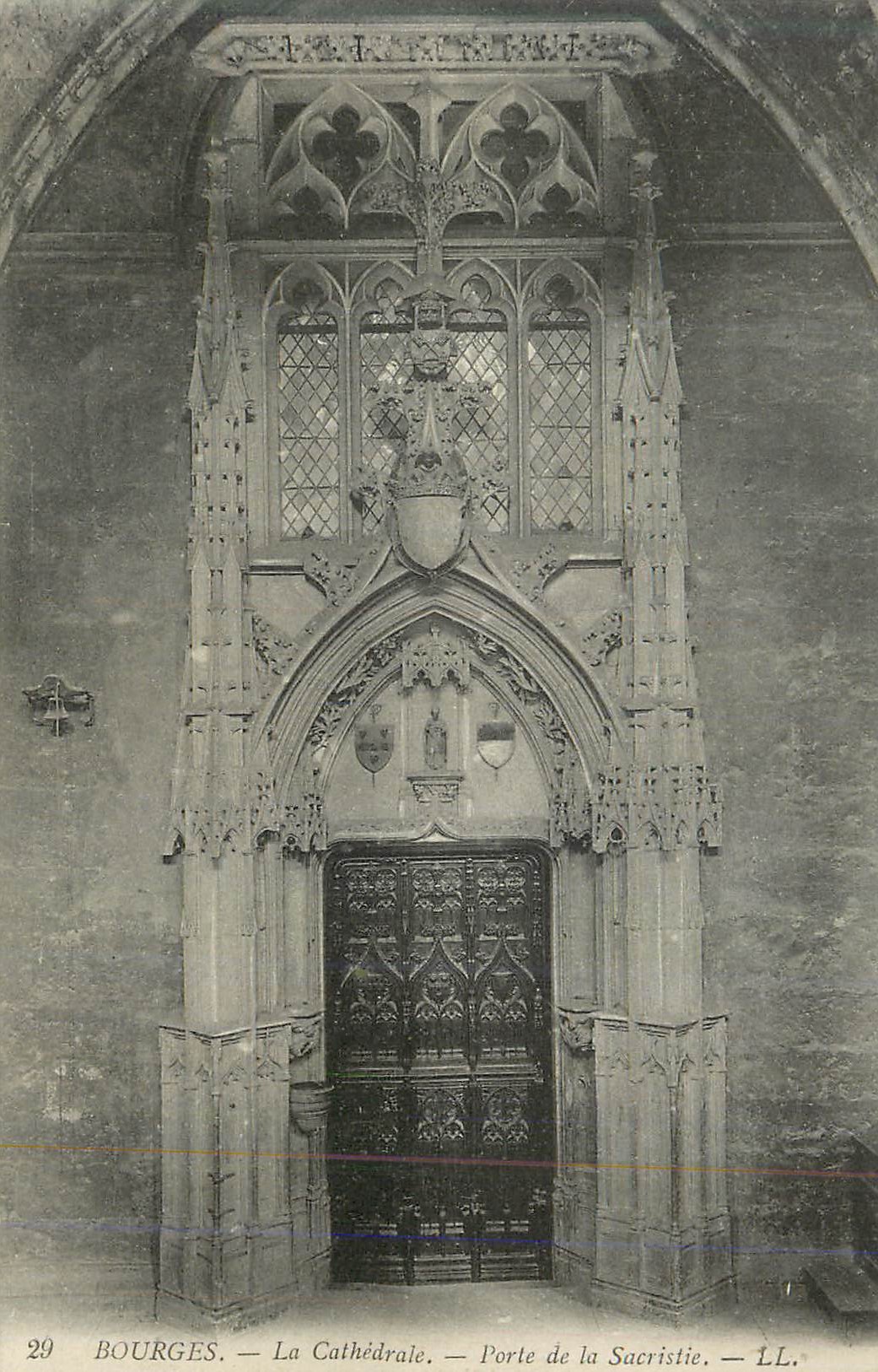 CPA Bourges La Cathedrale Porte de la Sacristie