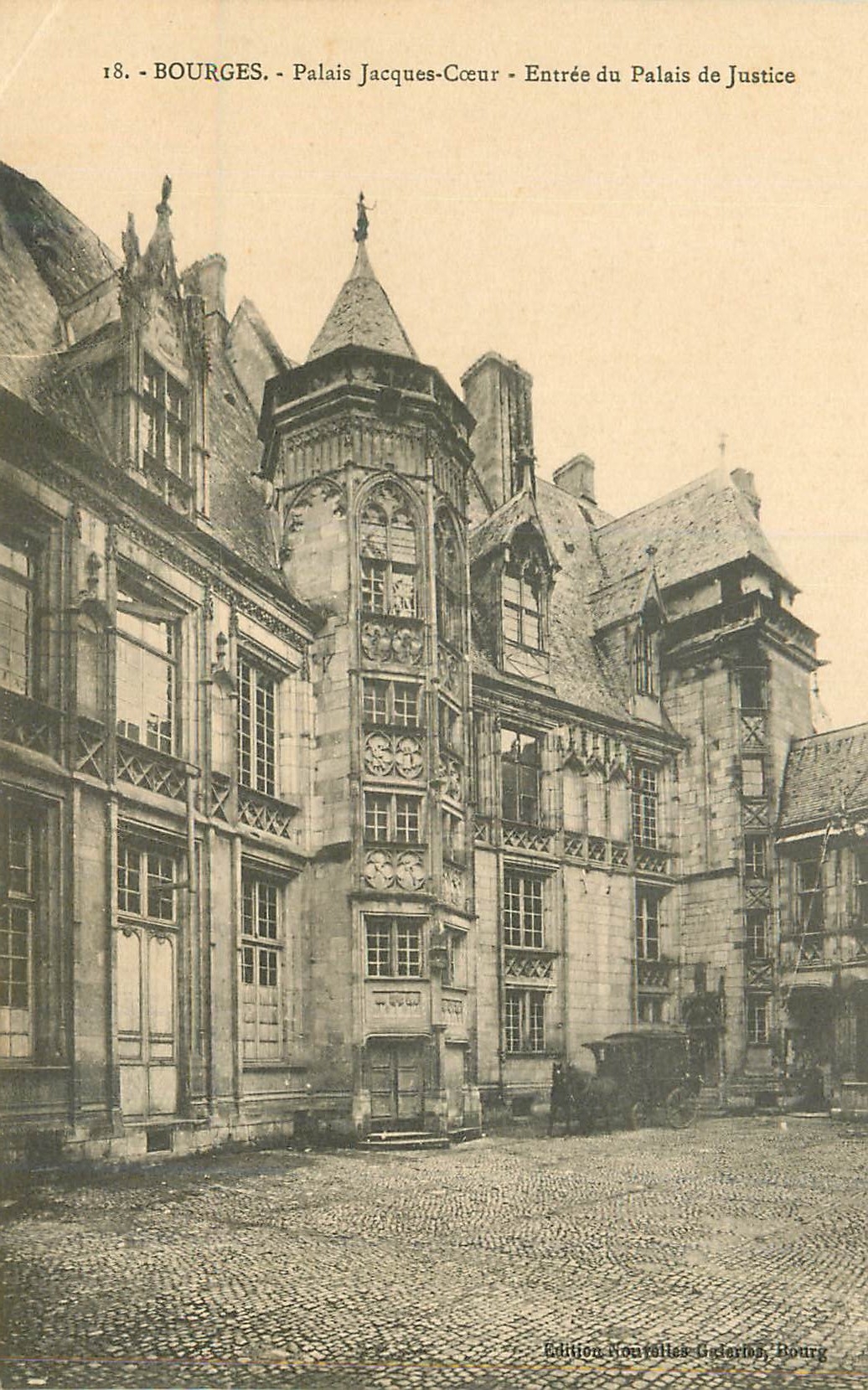 CPA Bourges Palais Jacques Coeur Entree du Palais de Justice